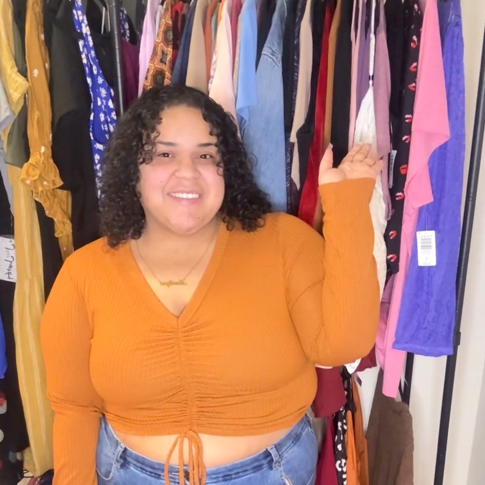 Meet your Posher, Damaris